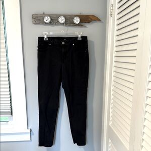 1822 Denim Women’s Size 14 Black Skinny Jeans